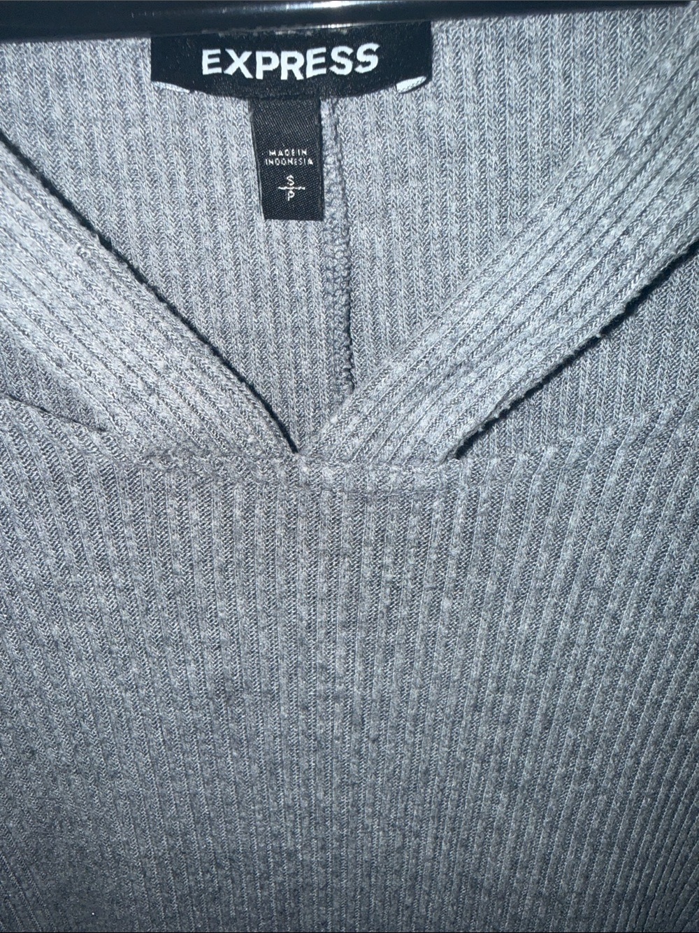 Express Grey Ribbed V-Neck Long Sleeve Top - Picture 3 of 3